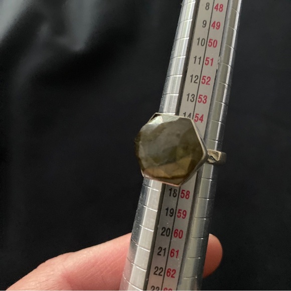 Faceted Labradorite Sterling silver ring - Picture 3 of 4